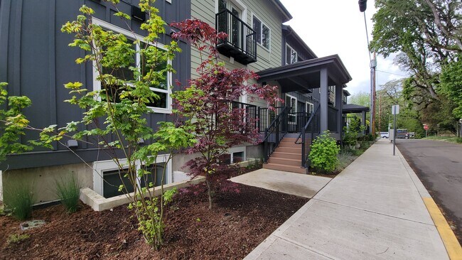 110 SE Handley St in McMinnville, OR - Building Photo - Building Photo