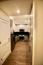 1614 Beacon St, Unit 1 in Brookline, MA - Foto de edificio - Building Photo