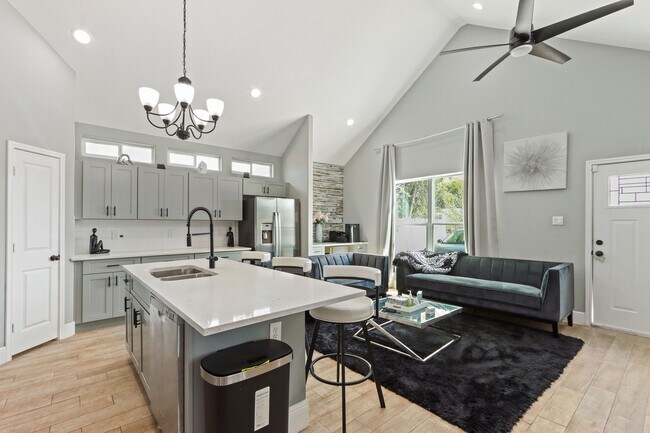 5607 Bacher St in Houston, TX - Building Photo - Building Photo