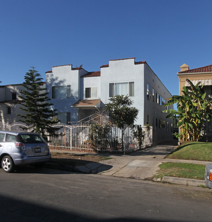 1129 N New Hampshire Ave in Los Angeles, CA - Building Photo