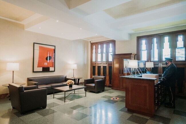 210 E 68th St in New York, NY - Foto de edificio - Building Photo