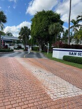 202 NE 211th Terrace in Miami, FL - Building Photo - Building Photo