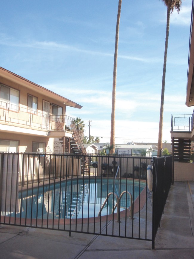 Tahiti Palms in San Diego, CA - Building Photo - Building Photo