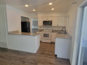 6290 Coniston Terrace in North Port, FL - Building Photo - Building Photo