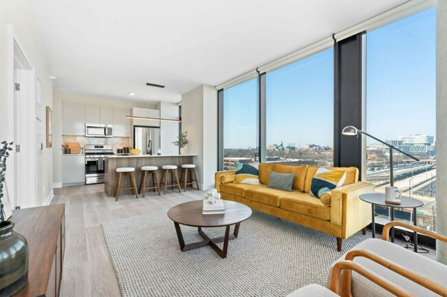 property at 1119 W Van Buren St
