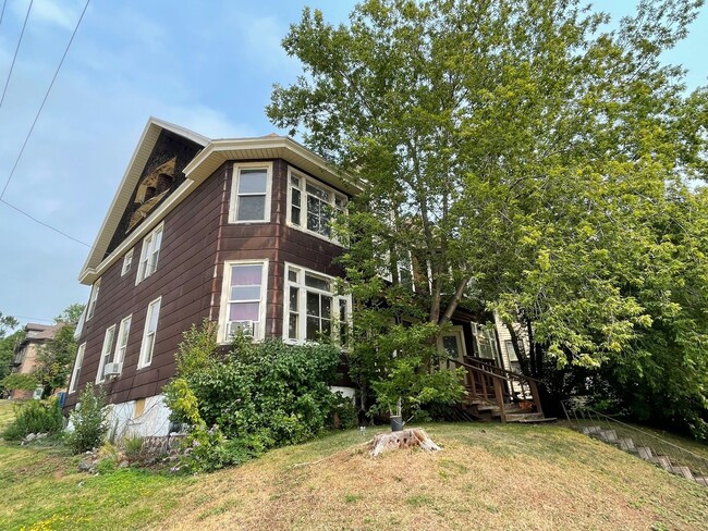 property at 1901 E Superior St