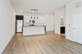 5945 6th Ave in Kenosha, WI - Foto de edificio - Building Photo