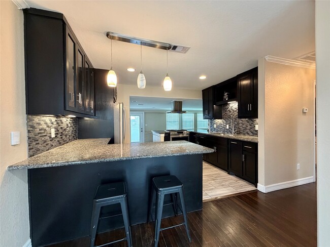 property at 1932 N Avenue H