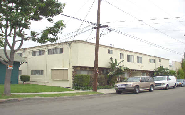 Ohio Court in Long Beach, CA - Foto de edificio - Building Photo