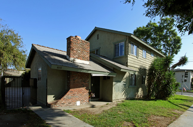 1603 W Ball in Anaheim, CA - Foto de edificio - Building Photo