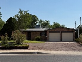 2712 Spitz St in Las Cruces, NM - Building Photo