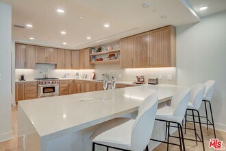 17325 Castellammare Dr, Unit 501 in Pacific Palisades, CA - Building Photo - Building Photo