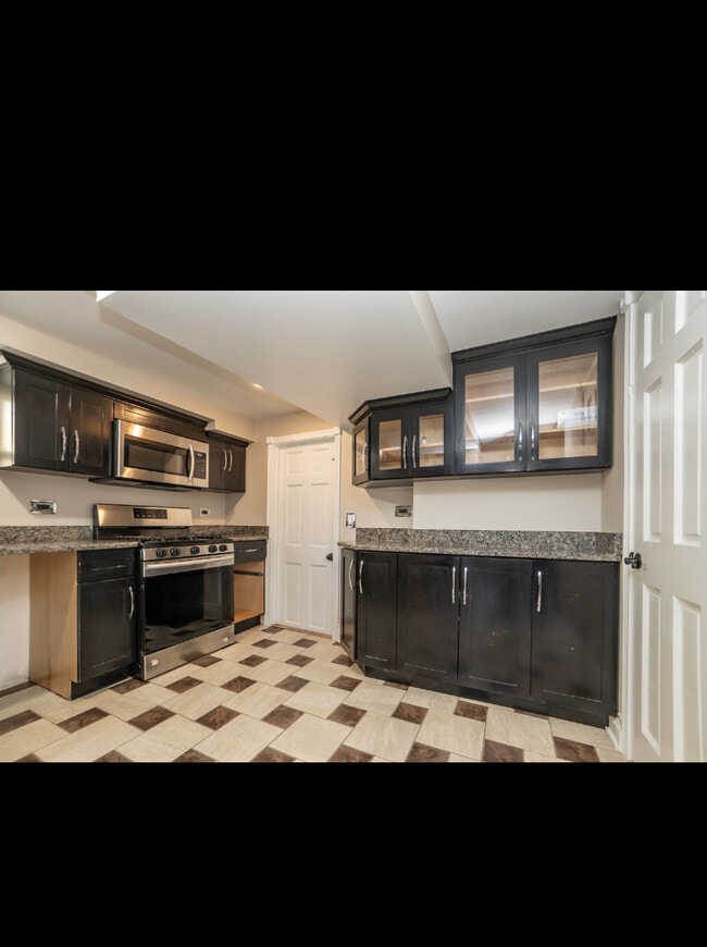 3420 N Oketo Ave in Chicago, IL - Foto de edificio - Building Photo