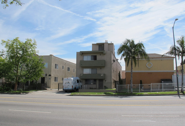 1820 S La Brea Ave in Los Angeles, CA - Building Photo - Building Photo