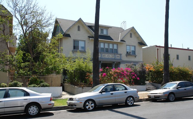984 Elden Ave in Los Angeles, CA - Building Photo - Building Photo