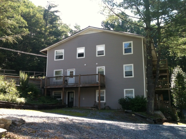 740-742 Beech Mountain Pky in Banner Elk, NC - Foto de edificio