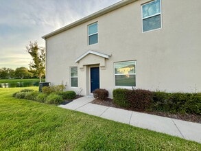741 Ashentree Dr in Plant City, FL - Building Photo - Building Photo