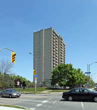 Seneca Towers in Toronto, ON - Building Photo - Building Photo