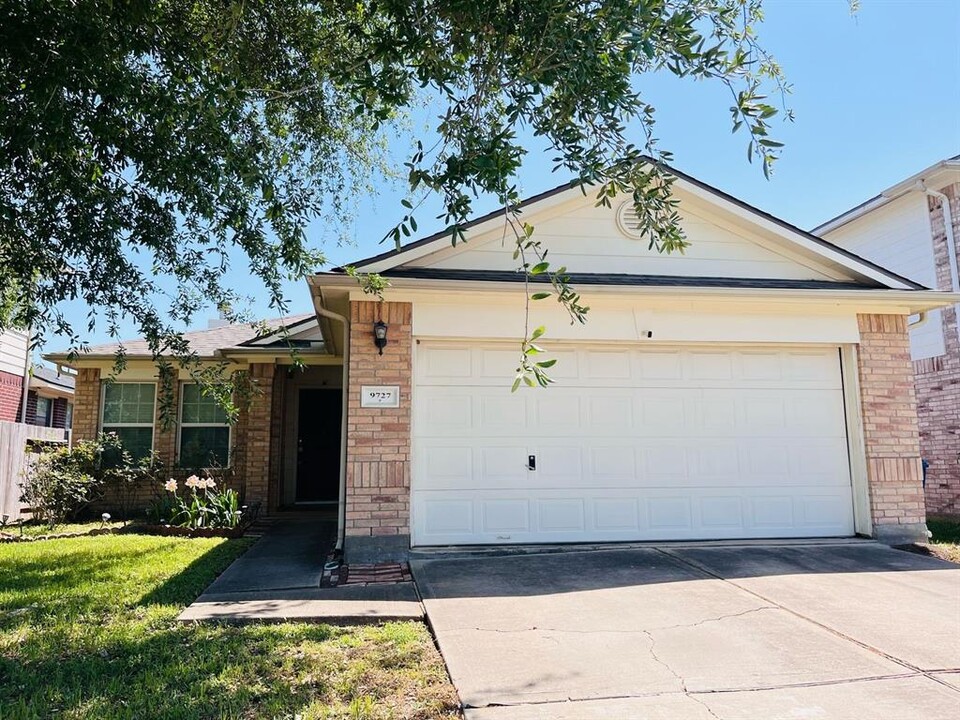 9727 Orchid Breeze Ln in Sugar Land, TX - Building Photo