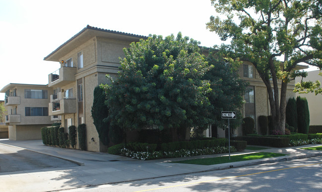 400 Mentor Ave in Pasadena, CA - Building Photo - Building Photo