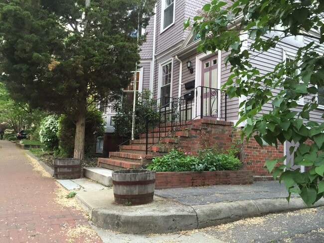 89 Upland Road, Unit 1 in Cambridge, MA - Building Photo - Building Photo