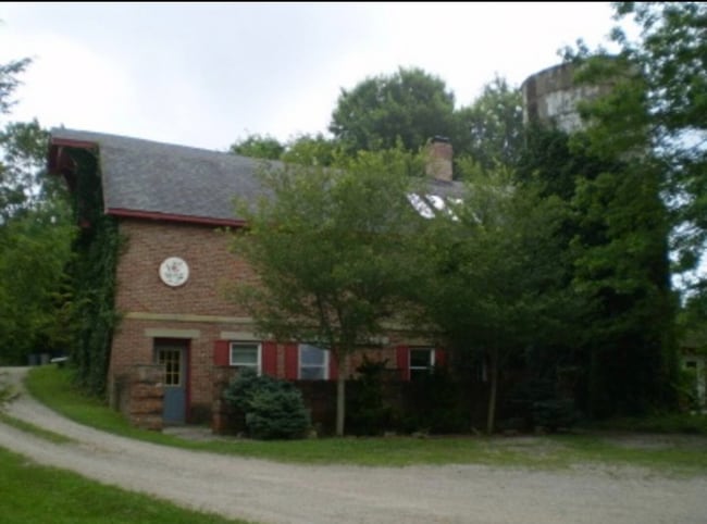 property at 1906 Pennsylvania Ave