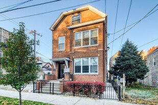 2144 W Shakespeare Ave in Chicago, IL - Building Photo