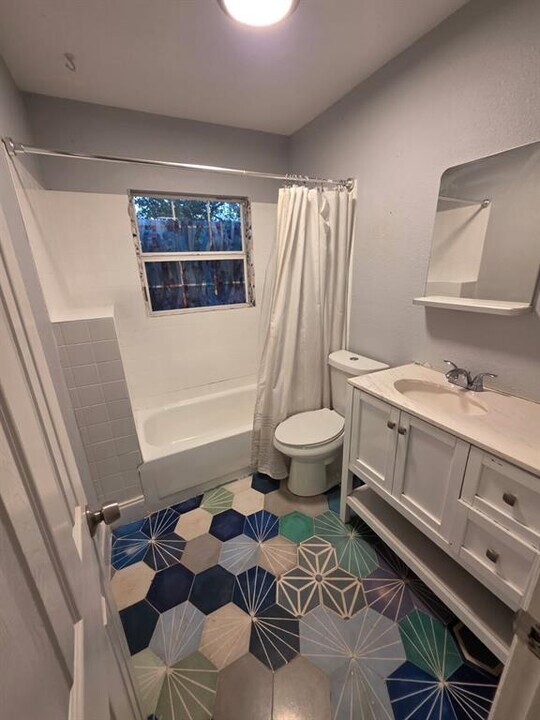 2708 1/2 E 13th St in Austin, TX - Building Photo