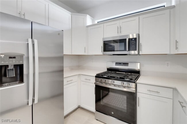 19513 Hinkley Dr in Estero, FL - Building Photo - Building Photo