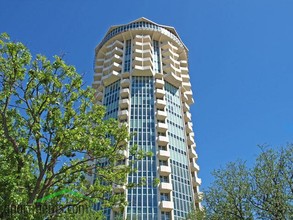 Founders Tower in Oklahoma City, OK - Foto de edificio - Building Photo