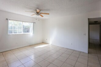 3680 N 56th Ave in Hollywood, FL - Building Photo - Building Photo