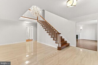 6294 Dunaway Ct in McLean, VA - Building Photo - Building Photo