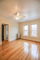 5011 N Damen Ave, Unit #9 in Chicago, IL - Building Photo