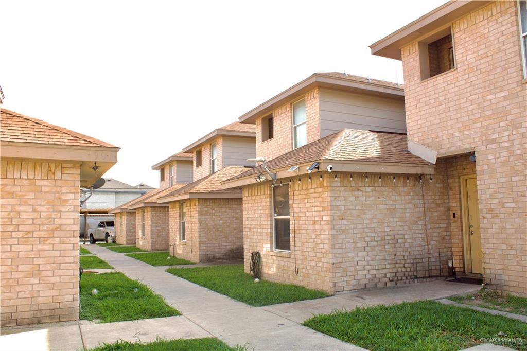901 W Caffery Ave in Pharr, TX - Building Photo