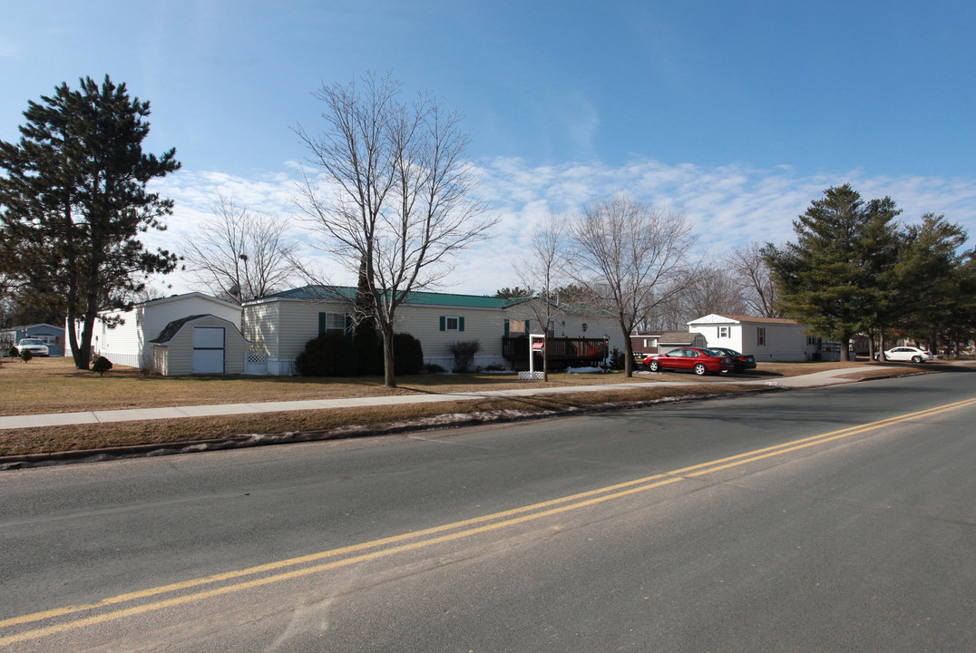 HUBER MOBILE HOME PARK in Menomonie, WI - Building Photo