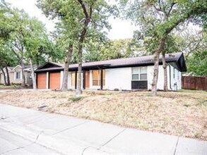 65 Somerset Terrace in Bedford, TX - Building Photo - Building Photo