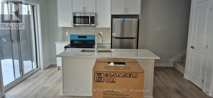 401 Glenroy Gilbert Dr in Ottawa, ON - Building Photo - Building Photo