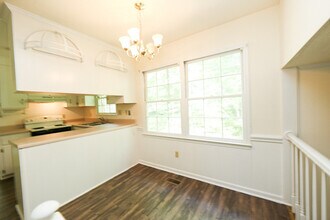816 Madison Ave in Cary, NC - Building Photo - Building Photo