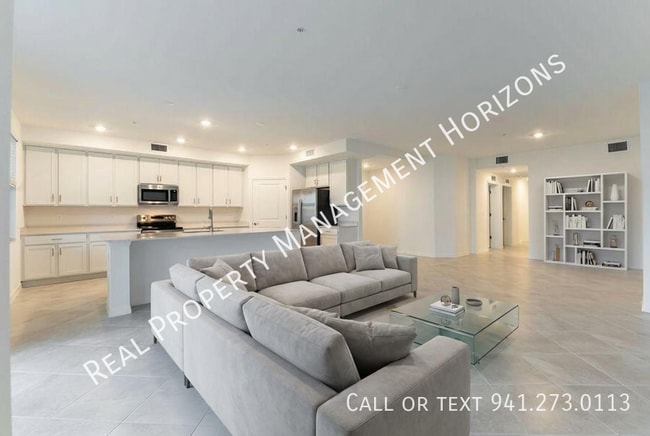 property at 5628 Summit Point Cir