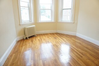 232 Kelton St in Boston, MA - Foto de edificio - Building Photo