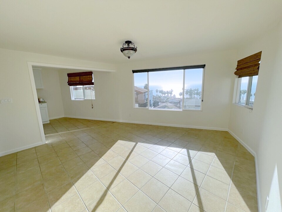 115 Capistrano Ln in San Clemente, CA - Foto de edificio