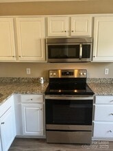 7545 Pilot Cove Ct in Denver, NC - Building Photo - Building Photo