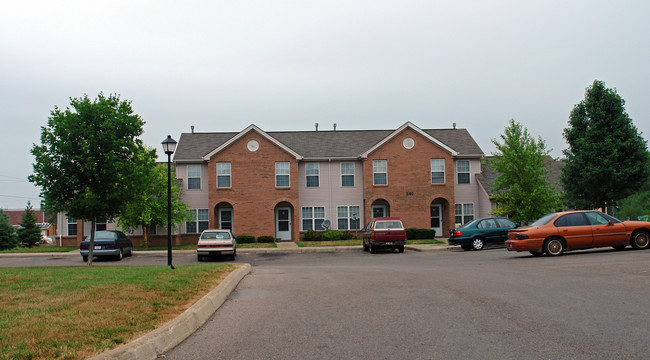 Springfield Village in Springfield, OH - Foto de edificio - Building Photo