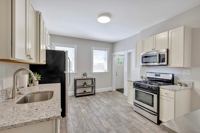 24 Bentley St, Unit 1