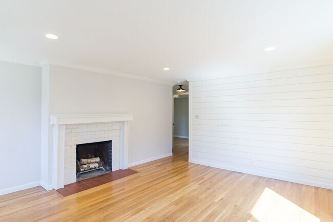 7736 38th Ave NE in Seattle, WA - Building Photo - Building Photo