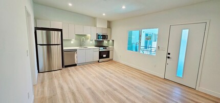 El Cerrito Place in Los Angeles, CA - Building Photo - Building Photo