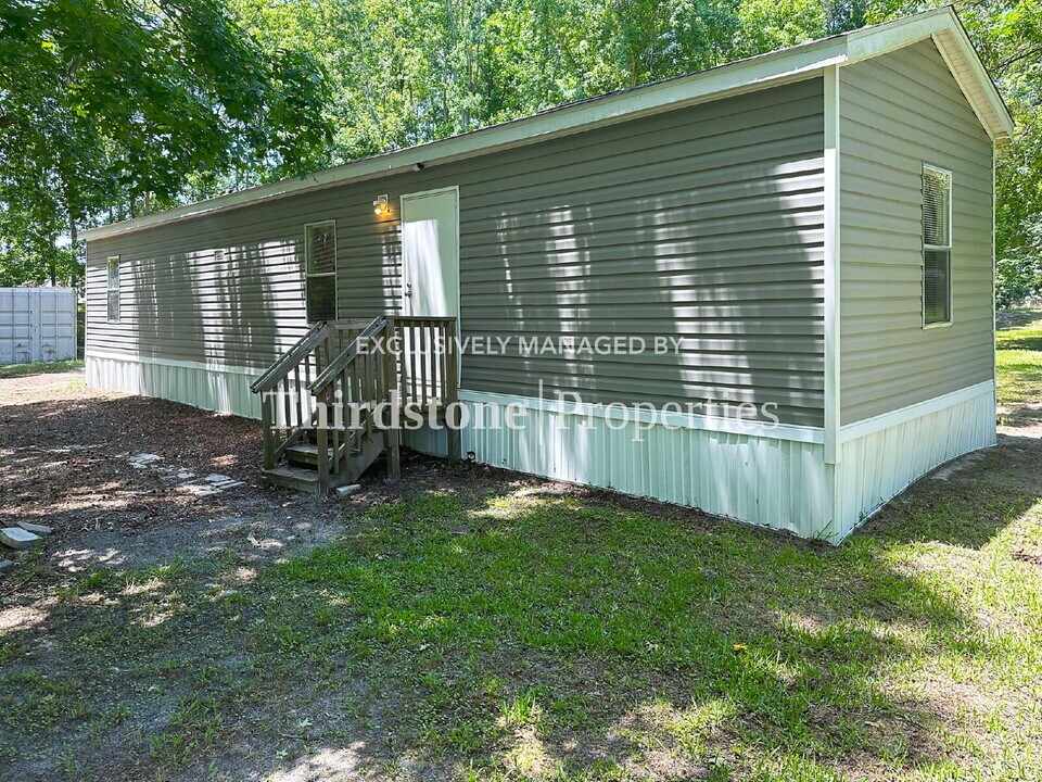 6351 Dunn Ave in Jacksonville, FL - Foto de edificio