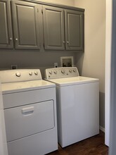 2300 Oakwood Ave in Bentonville, AR - Foto de edificio - Building Photo