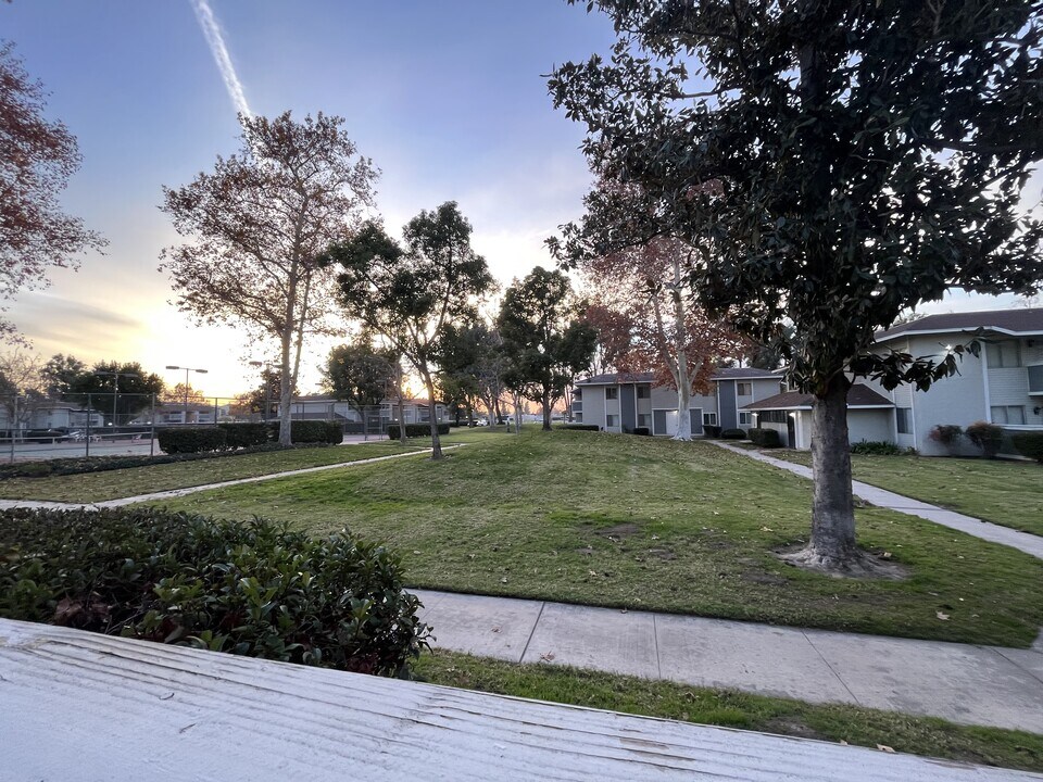 26200 Redlands Blvd, Unit 121 in Redlands, CA - Building Photo