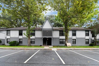 Gardenview Apartments in Gainesville, FL - Building Photo - Building Photo